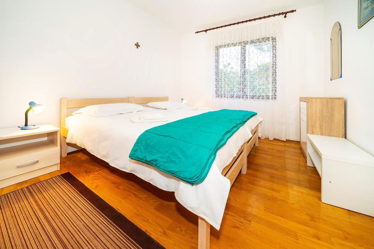 Apartments Jurina Krk Town Exterior photo